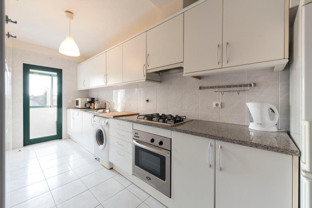 Lovelystay - Homey Feeling Flat W/ Free Parking Porto Luaran gambar