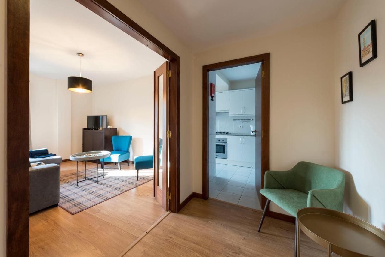 Lovelystay - Homey Feeling Flat W/ Free Parking Porto Luaran gambar