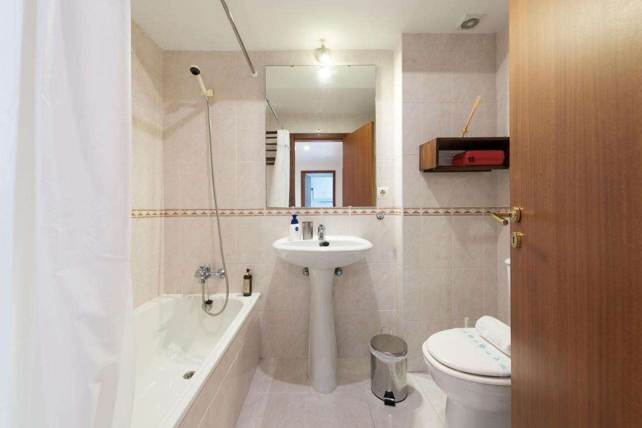 Lovelystay - Homey Feeling Flat W/ Free Parking Porto Luaran gambar